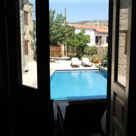 Evkarpos アパート *