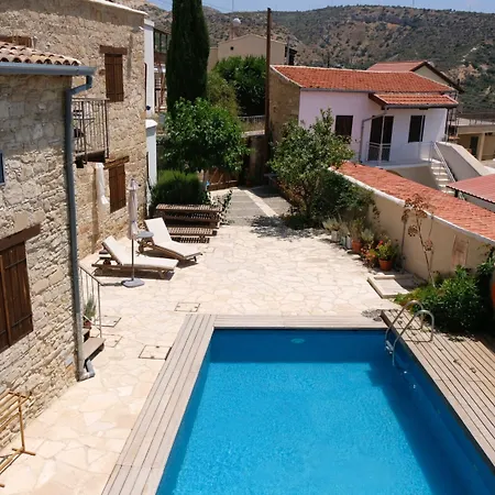 Evkarpos アパート