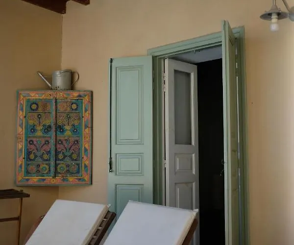 Apartament Evkarpos *